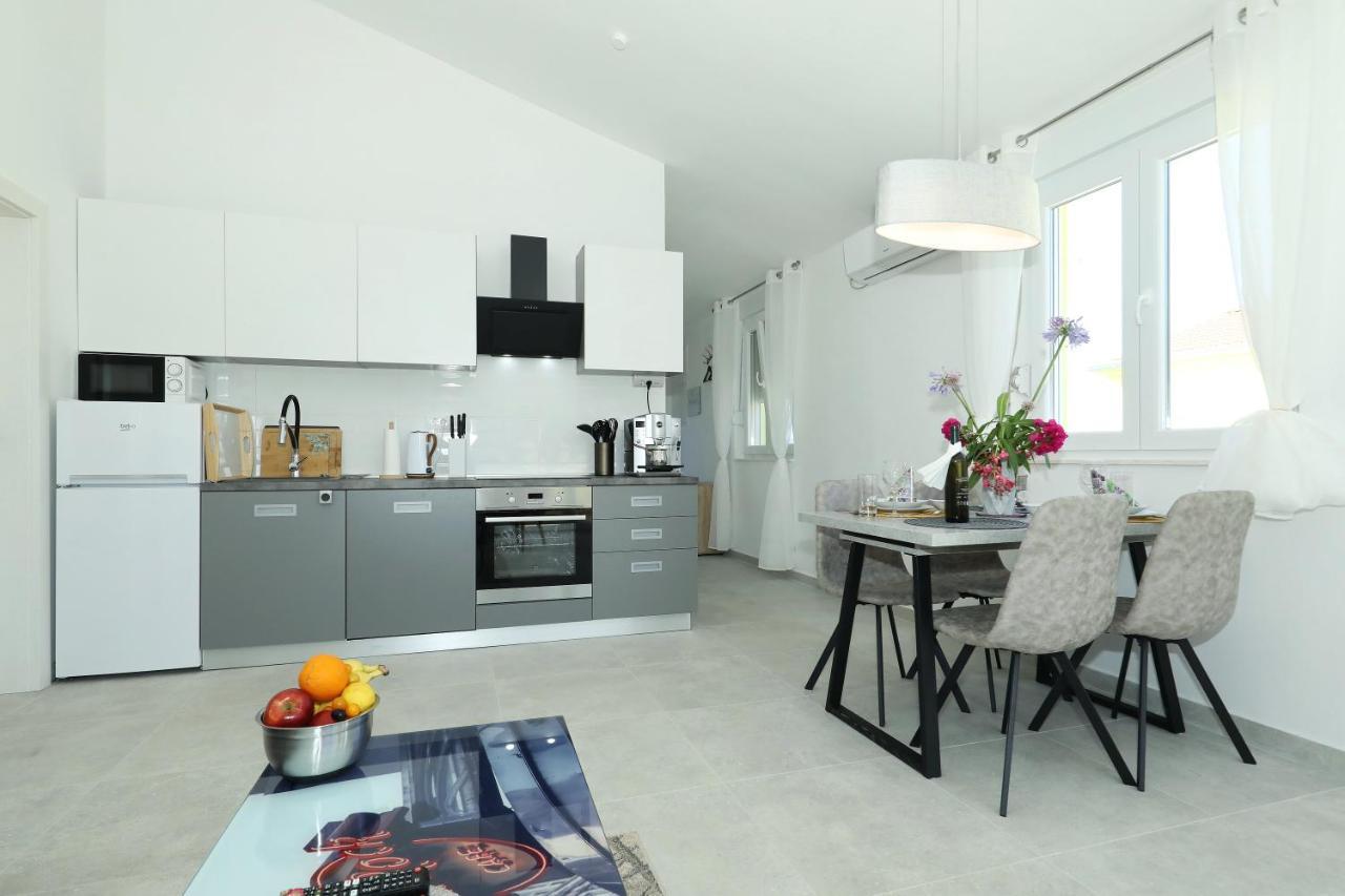 Apartment Gaby Božava エクステリア 写真